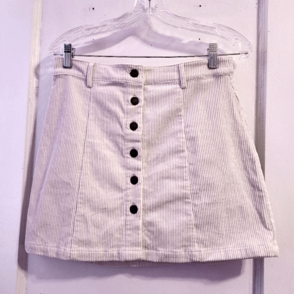 NWT Forever 21 Corduroy Mini Skirt Ivory Size Medium - Picture 1 of 3